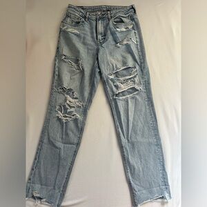 American Eagle Distressed Strigid Mom Jeans